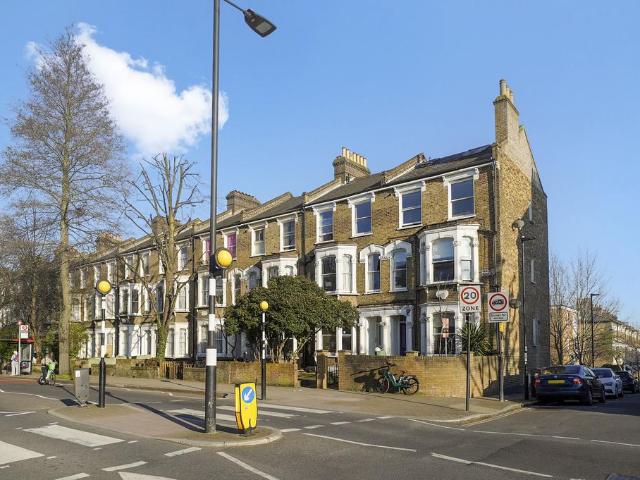 Flat for sale in London Borough of Islington, Greater London