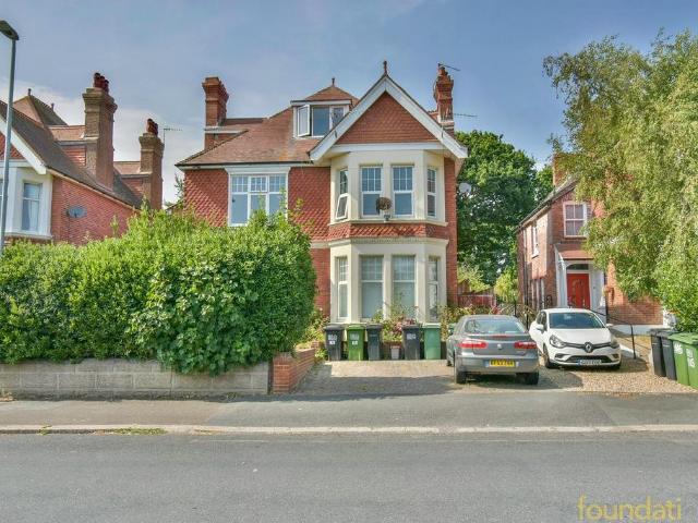 Flat for sale in Old Town, Heathlands