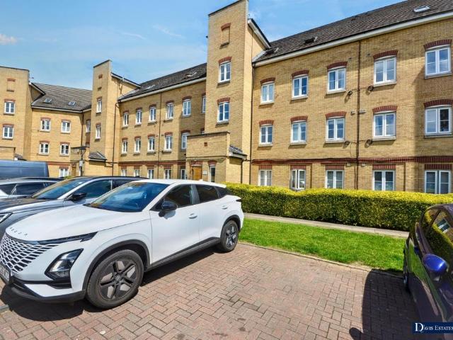 Flat for sale in Ardleigh Green, Greater London