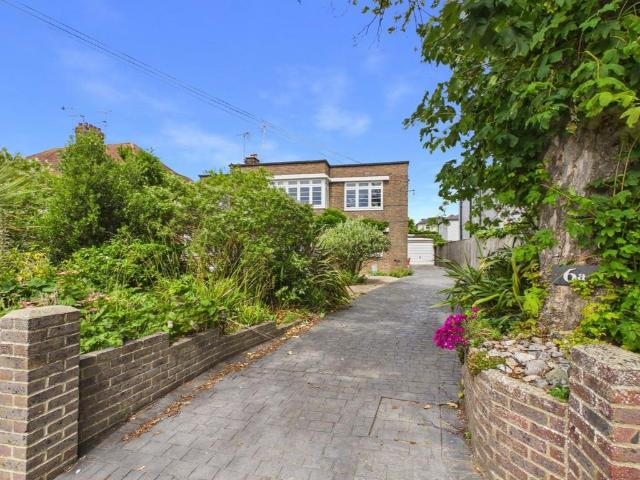 Flat for sale in West Worthing, Worthing
