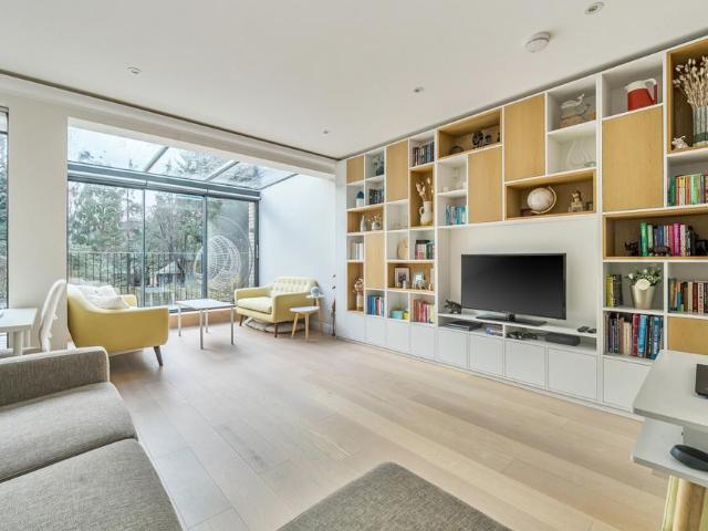 Flat for sale in South Hampstead, Greater London