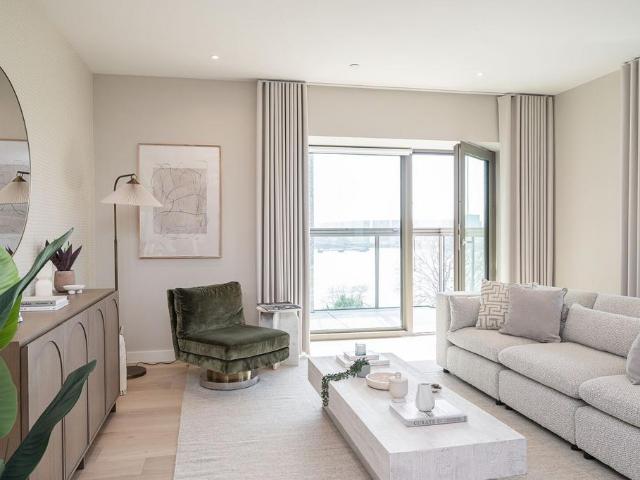 Flat for sale in Silvertown, Greater London
