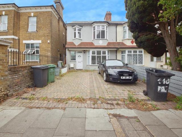 Flat for sale in Greater London