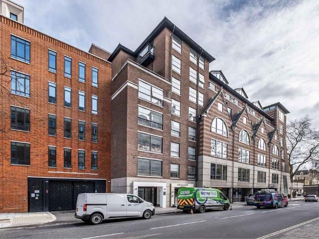 Flat for sale in Paddington, Greater London