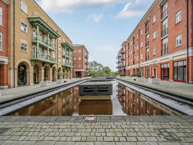 Flat for sale in Dickens Heath, West Midlands