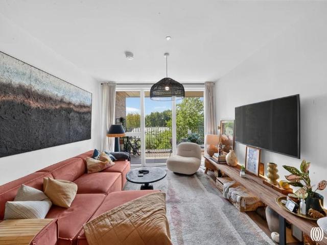 Flat for sale in Stratford Marsh, Greater London