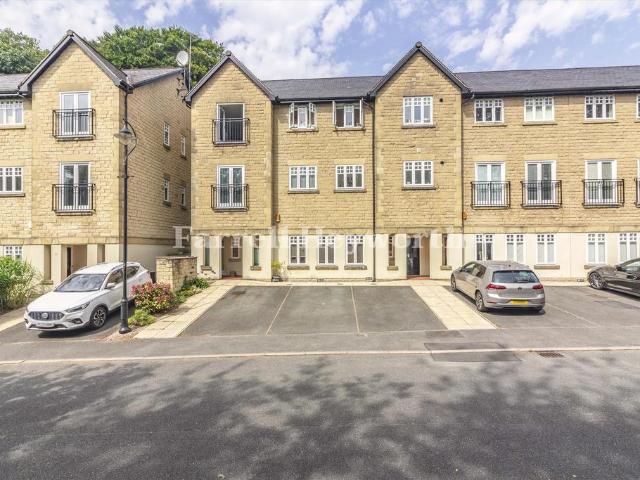 Flat for sale in Bowerham, Bare