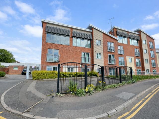 Flat for sale in Hillfields, West Midlands