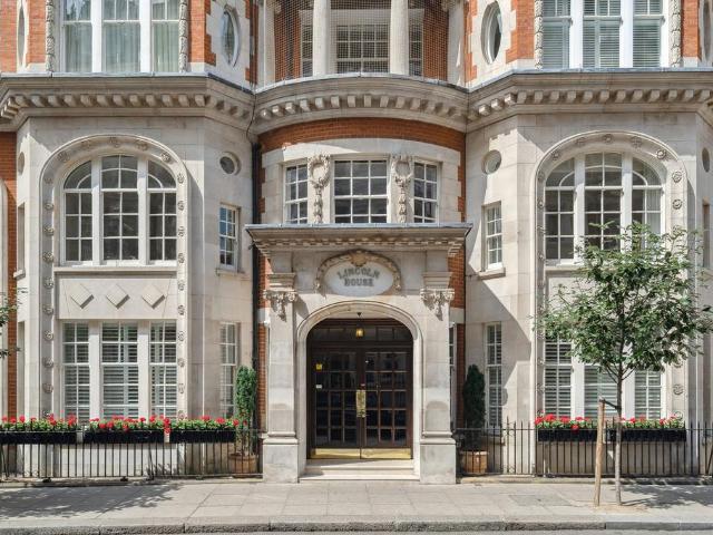 Flat for sale in Chelsea, Greater London