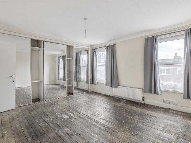 Flat for sale in Hammersmith, Greater London
