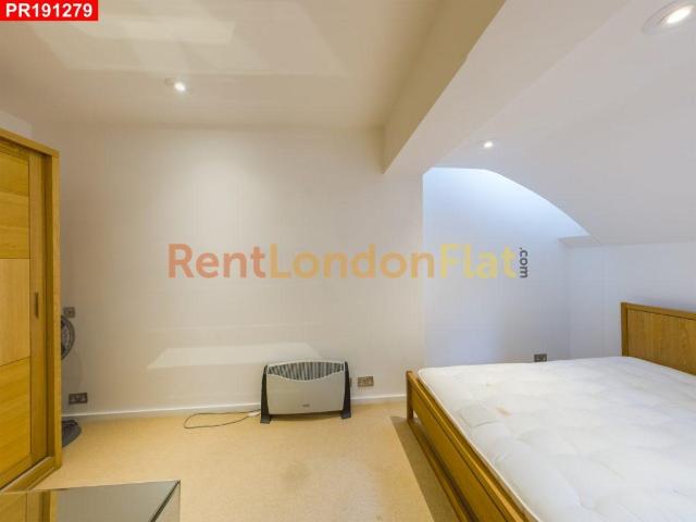 Flat for sale in Notting Hill, Greater London