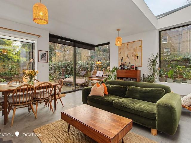 Flat for sale in West Hackney, Upper Clapton
