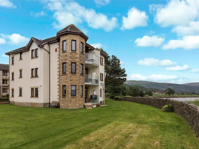 Flat for sale in Largs, Scotland