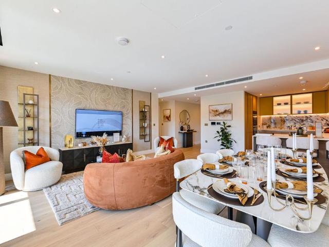 Flat for sale in Fulham, Greater London