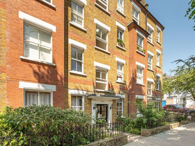 Flat for sale in Belsize Park, Greater London