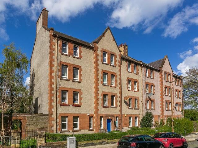 Flat for sale in Hillside, Leith