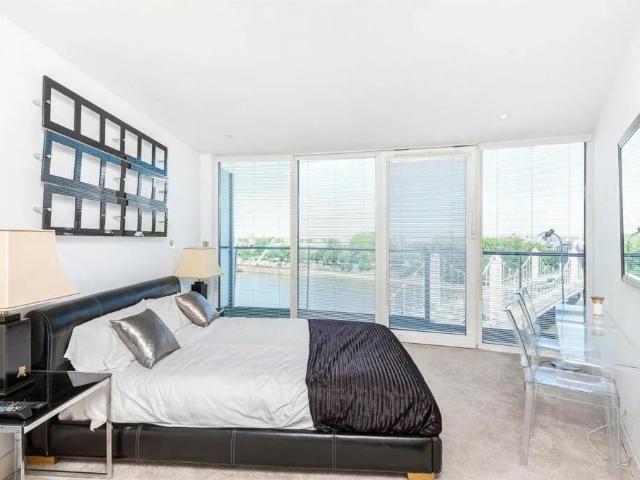 Flat for sale in Greater London