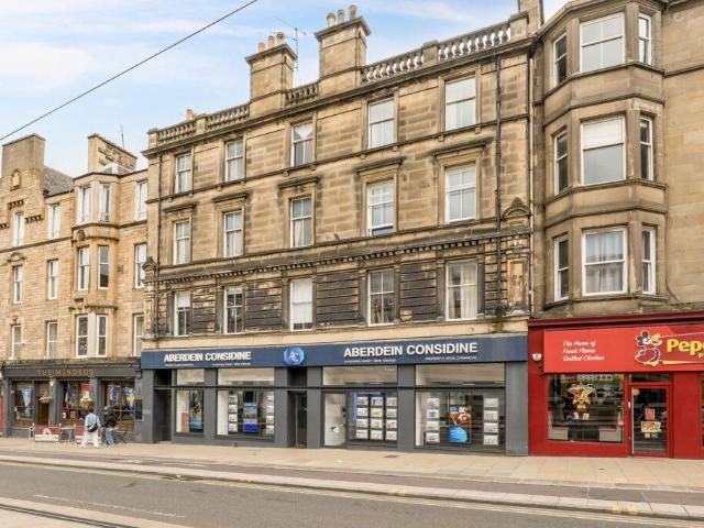 Flat for sale in Hillside, Leith