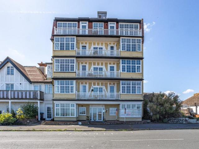 Flat for sale in Palm Bay, Acol