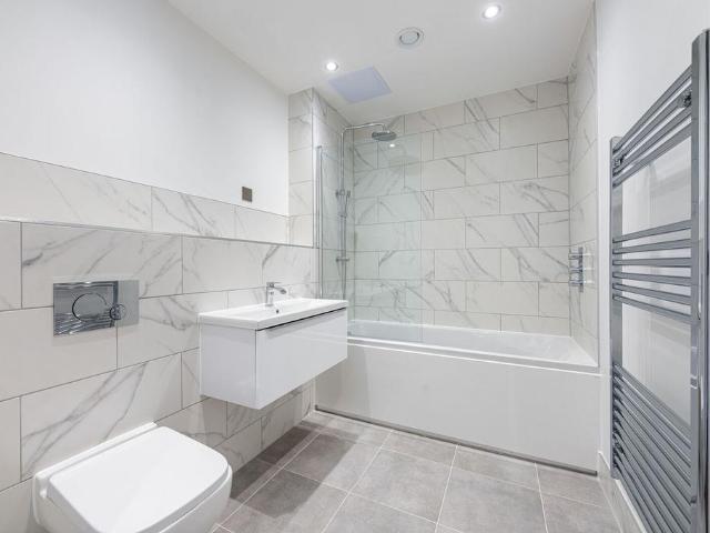 Flat for sale in North Watford
