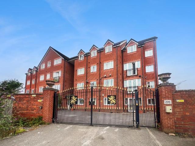 Flat for sale in West Midlands