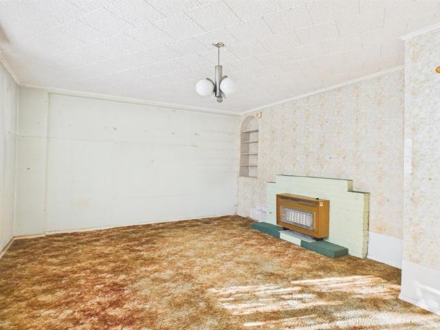 Flat for sale in Streatham, Greater London