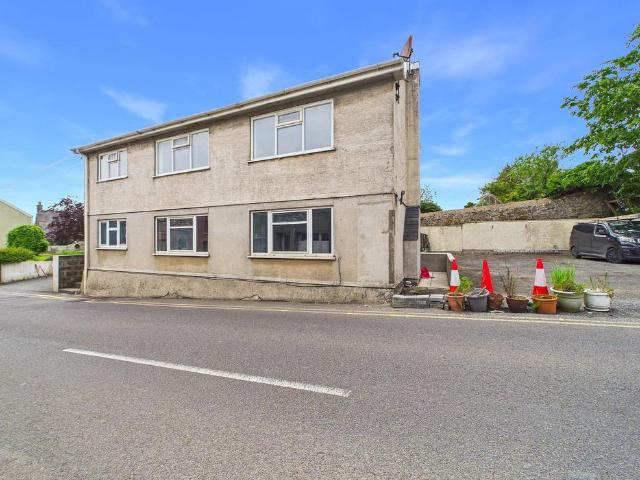 Flat for sale in Narberth, Wales