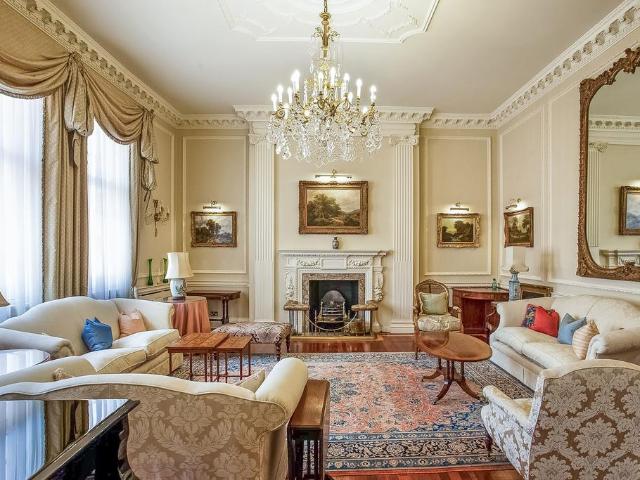 Flat for sale in Knightsbridge, Greater London