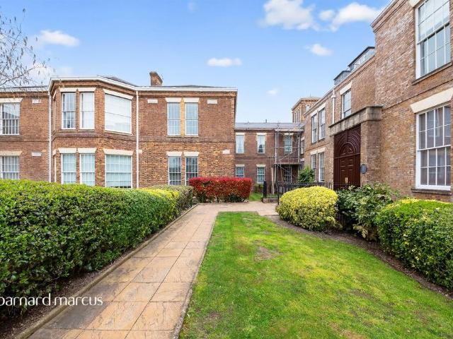 Flat for sale in Friern Barnet, Isle Of Man