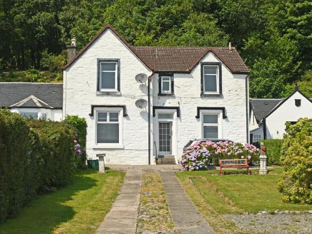 Flat for sale in Innellan, Scotland