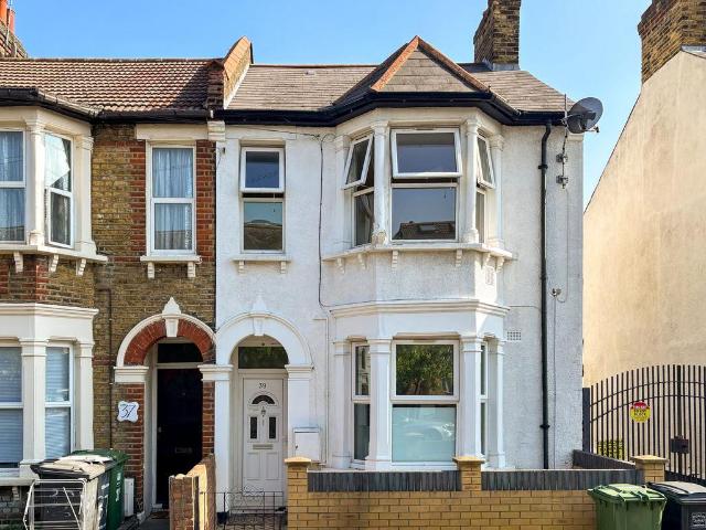 Flat for sale in London Borough of Lewisham, Greater London