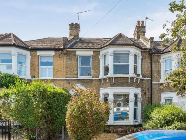Flat for sale in London Borough of Lewisham, Greater London