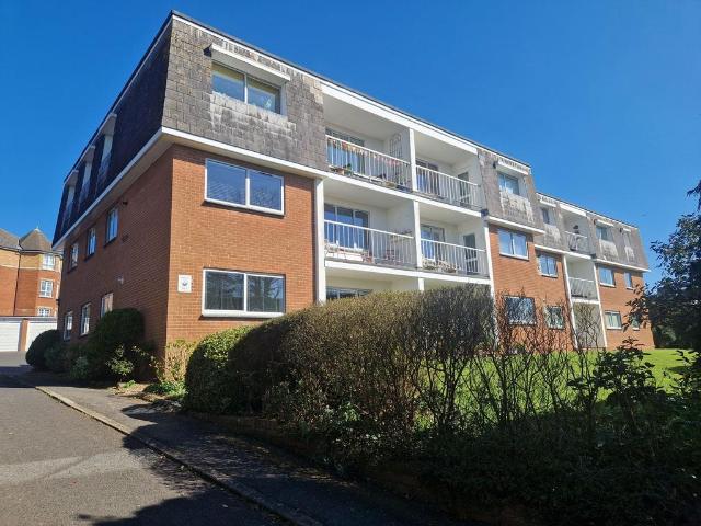 Flat for sale in Withycombe, Budlake