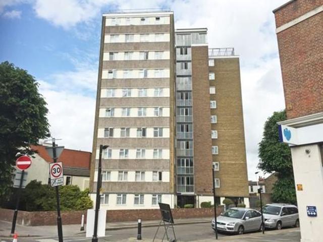 Flat for sale in Upton Park, Greater London