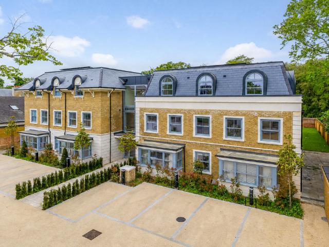 Flat for sale in Greater London