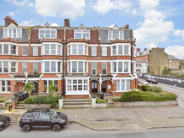 Flat for sale in Cliftonville West, Acol
