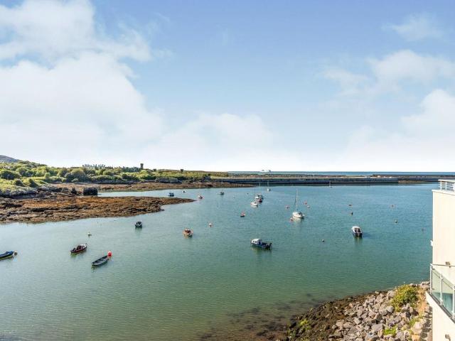 Flat for sale in Porth-y-Felin, Holyhead