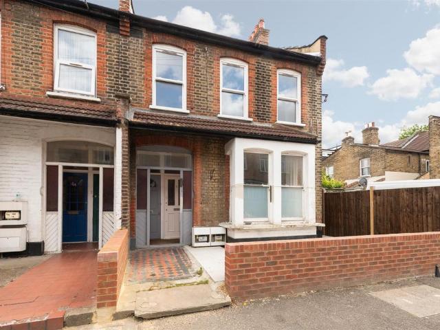 Flat for sale in Leyton, Greater London