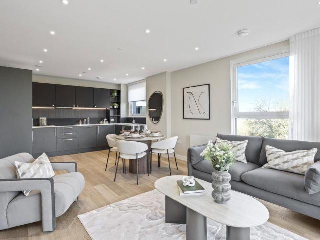 Flat for sale in Birch Green, Lower Halliford