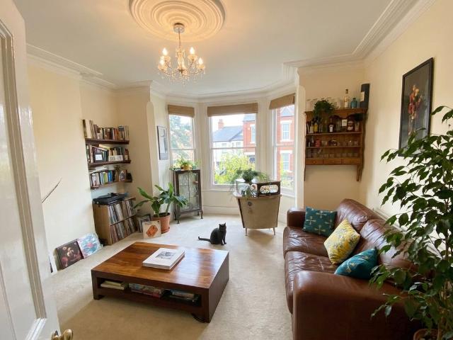 Flat for sale in Ferme Park, Greater London