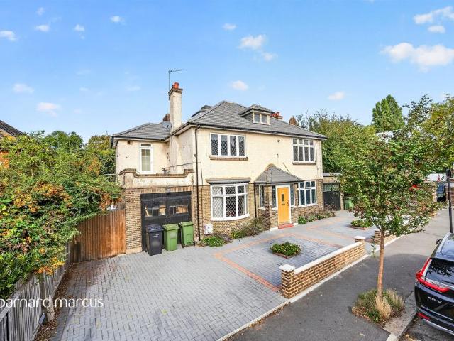 Flat for sale in Manor Park, Greater London