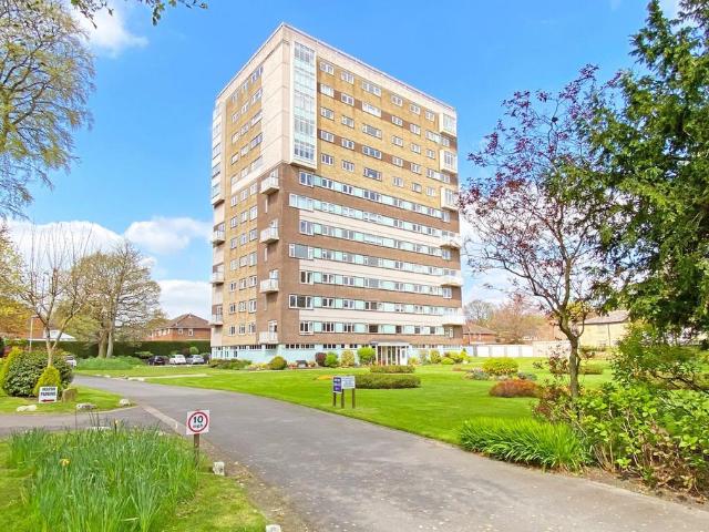 Flat for sale in High Harrogate, Harrogate