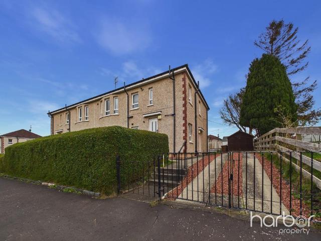 Flat for sale in Carntyne, Scotland