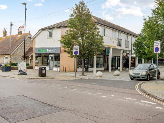 Flat for sale in Lancing, Adur