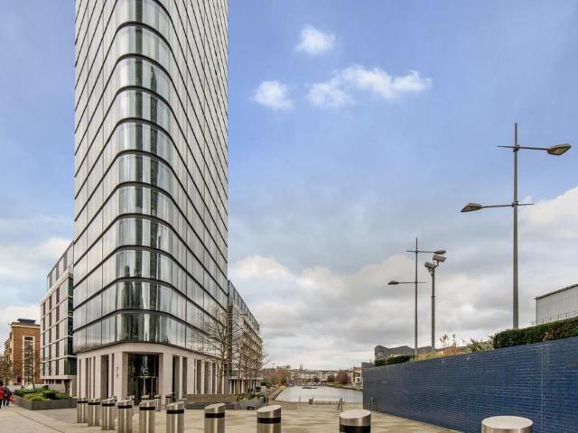 Flat for sale in Islington, Greater London