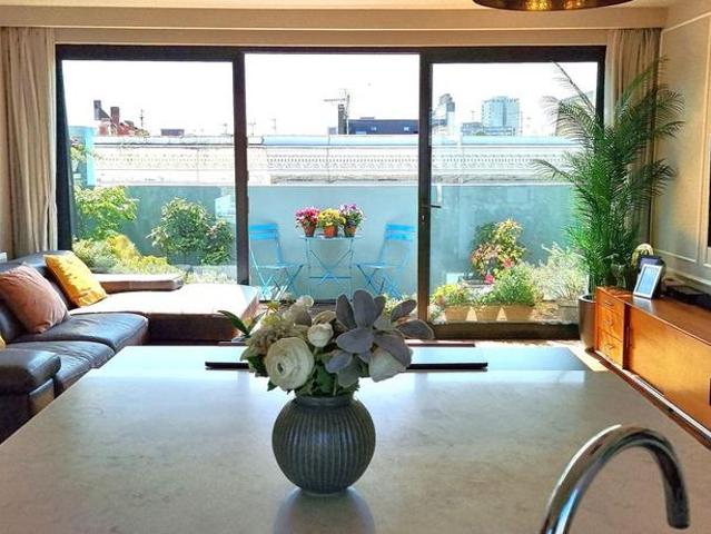 Flat for sale in West Kensington, Greater London