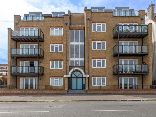 Flat for sale in Palm Bay, Acol