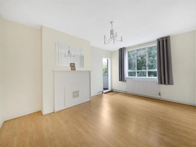 Flat for sale in Bethnal Green, Greater London