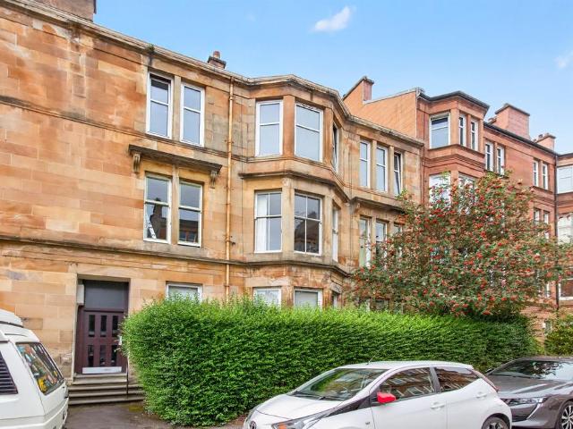 Flat for sale in Shawmoss, Shawlands