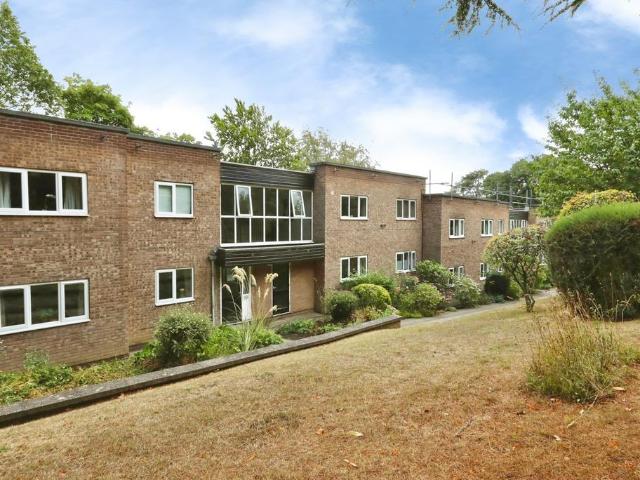 Flat for sale in Crosspool, South Yorkshire